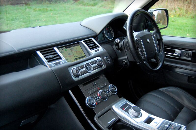 View LAND ROVER RANGE ROVER SPORT SDV6 HSE