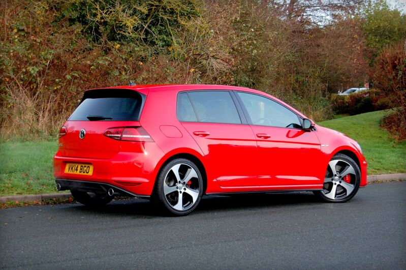 View VOLKSWAGEN GOLF GTI PERFORMANCE PACK DSG