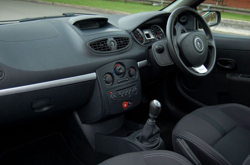 View RENAULT CLIO RENAULTSPORT 197 CUP VVT