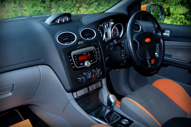 View FORD FOCUS ST-2