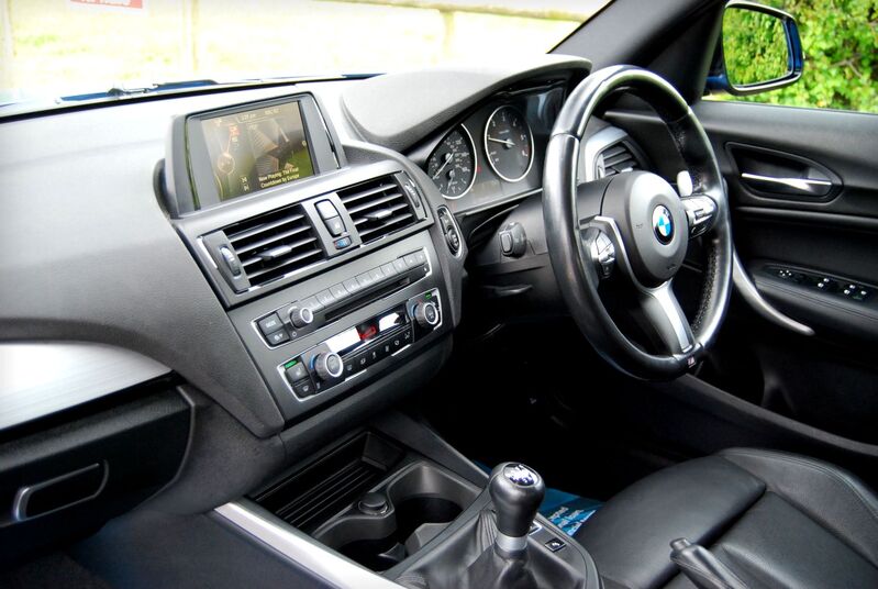 View BMW 1 SERIES 125D M SPORT 5-Door - Full BMW History - 2 Owners - Full Black Leather - 52,900 miles - Blue - SOLD
