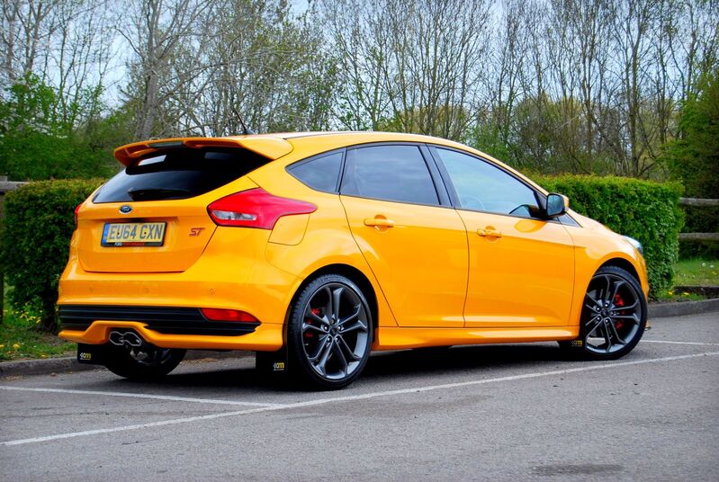 FORD FOCUS