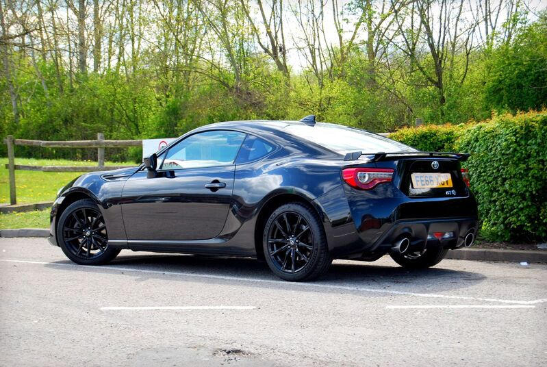 TOYOTA GT86