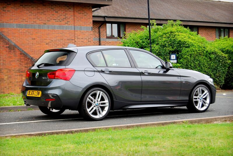 BMW 1 SERIES