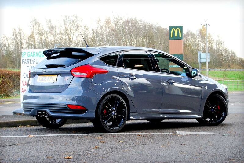 View FORD FOCUS ST-3 - Black Style Pack, 19inch Alloys, Sat Nav, Full Leather - 36,900 miles - FSH - Grey - SOLD