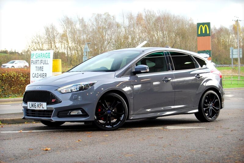 View FORD FOCUS ST-3 - Black Style Pack, 19inch Alloys, Sat Nav, Full Leather - 36,900 miles - FSH - Grey - SOLD