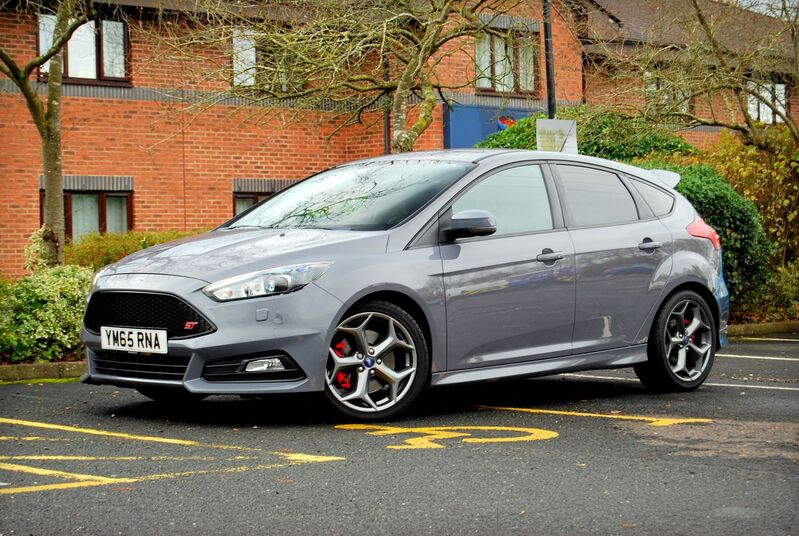 View FORD FOCUS ST-3 TDCI Diesel - SYNC 2 Sat Nav, Full Recaro Leather - 51,600 miles - FSH - Stealth Grey - SOLD