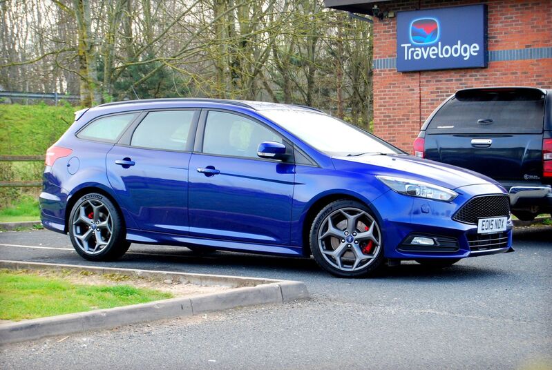 View FORD FOCUS ST-3 2.0 Estate - Full History - Full Recaro Leather, Cruise - Rare Estate Model - Blue - SOLD