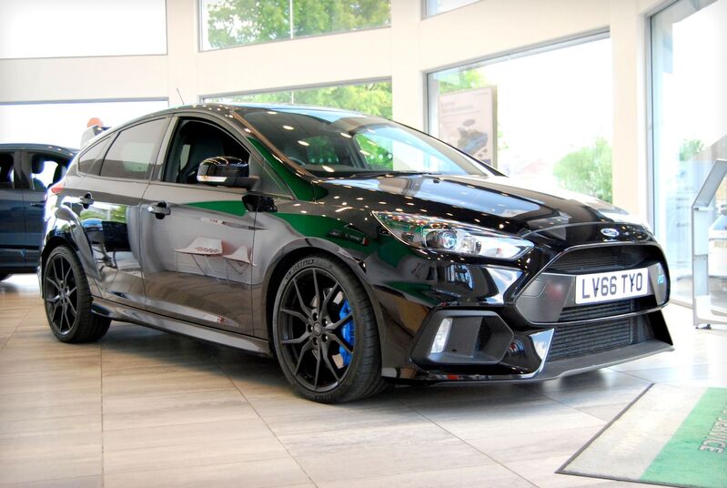 View FORD FOCUS RS 2.3 4WD - RECARO SHELL SEATS, LUX PACK, SYNC 3, FORGED WHEELS, GHOST - FSH - 37k - BLACK - SOLD