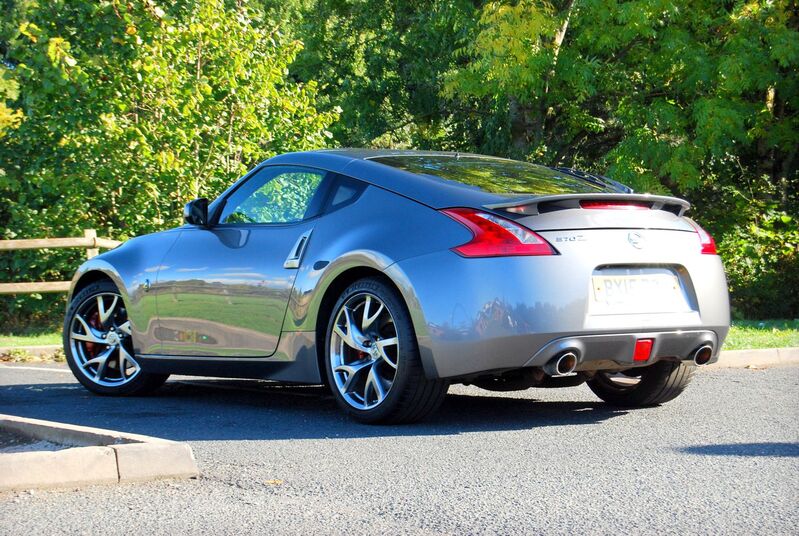 NISSAN 370Z