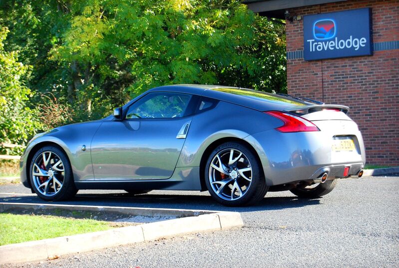 NISSAN 370Z