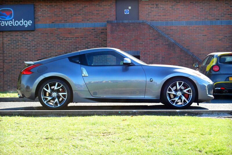 NISSAN 370Z