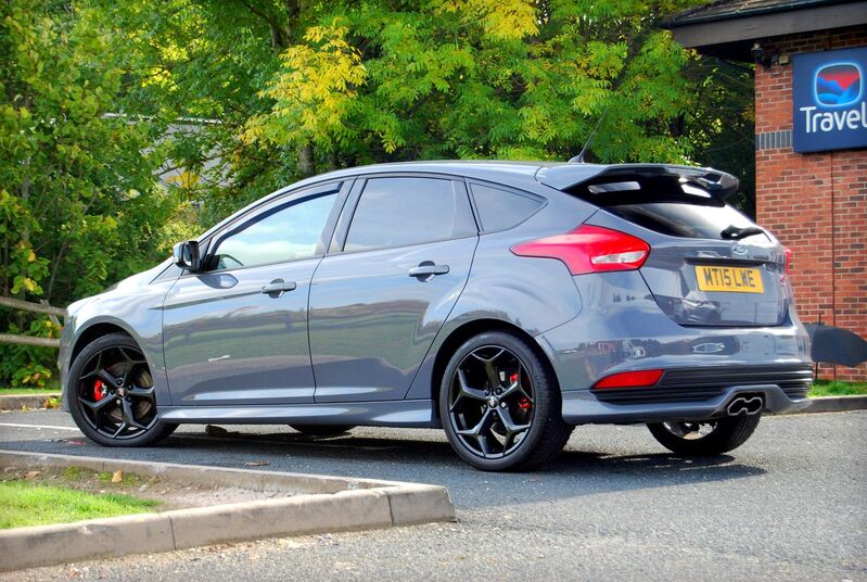 View FORD FOCUS ST-3 2.0 EcoBoost - 35,900 miles - Stealth Grey - SYNC 2 Sat Nav, Full Recaro Leather - FSH - SOLD