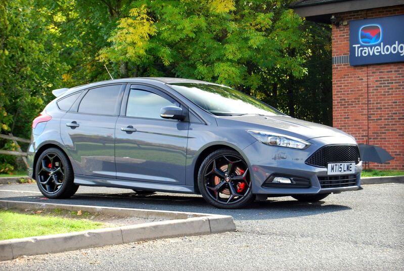 View FORD FOCUS ST-3 2.0 EcoBoost - 35,900 miles - Stealth Grey - SYNC 2 Sat Nav, Full Recaro Leather - FSH - SOLD