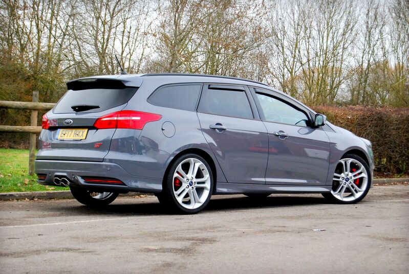 View FORD FOCUS ST-3 TDCI 2.0 Diesel Estate - SYNC 3 Sat Nav, Camera, Style Pack 19inch Alloys - FFSH - Grey - SOLD