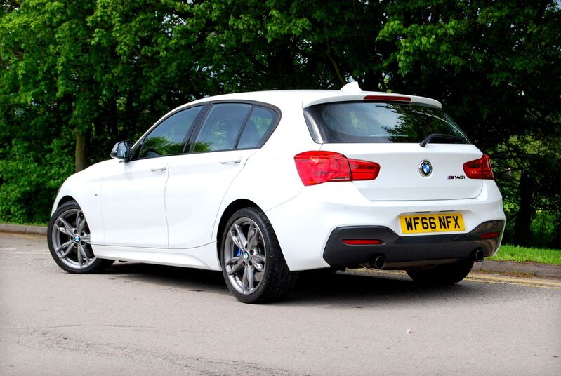 BMW 1 SERIES